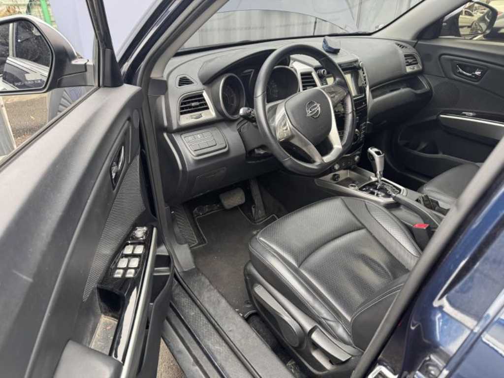Ssangyong Tivoli - Vista 5