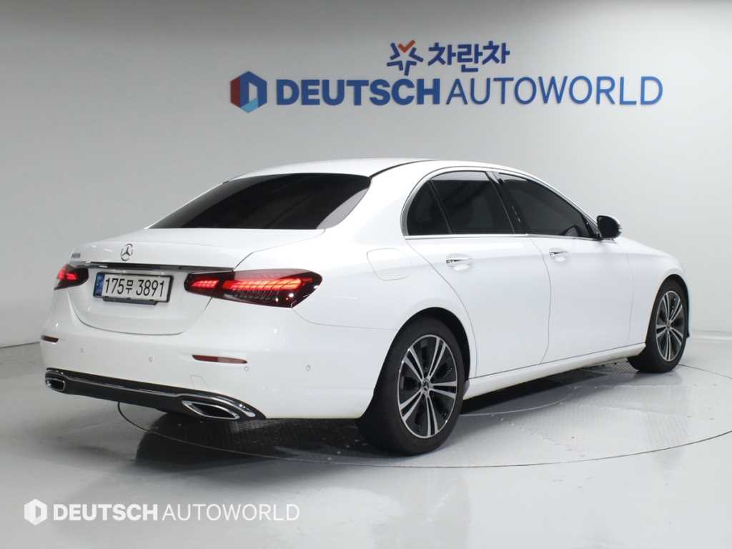 Mercedes Benz E class - Vista 2