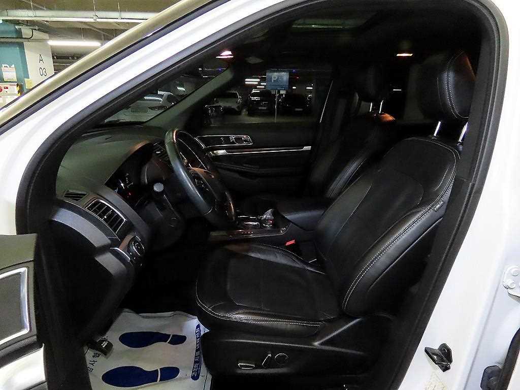 Ford Explorer - Vista 6