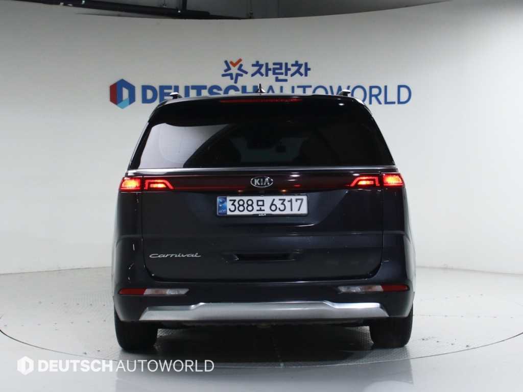 KIA Carnival - Vista 4