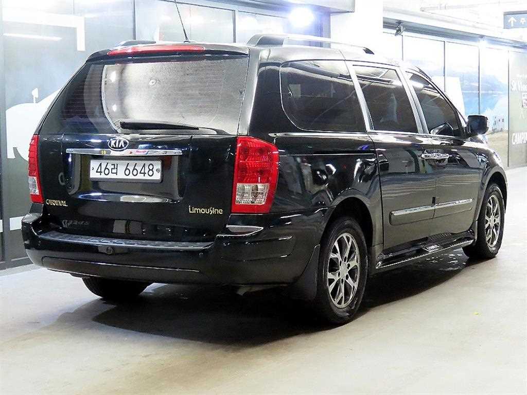KIA Carnival - Vista 4