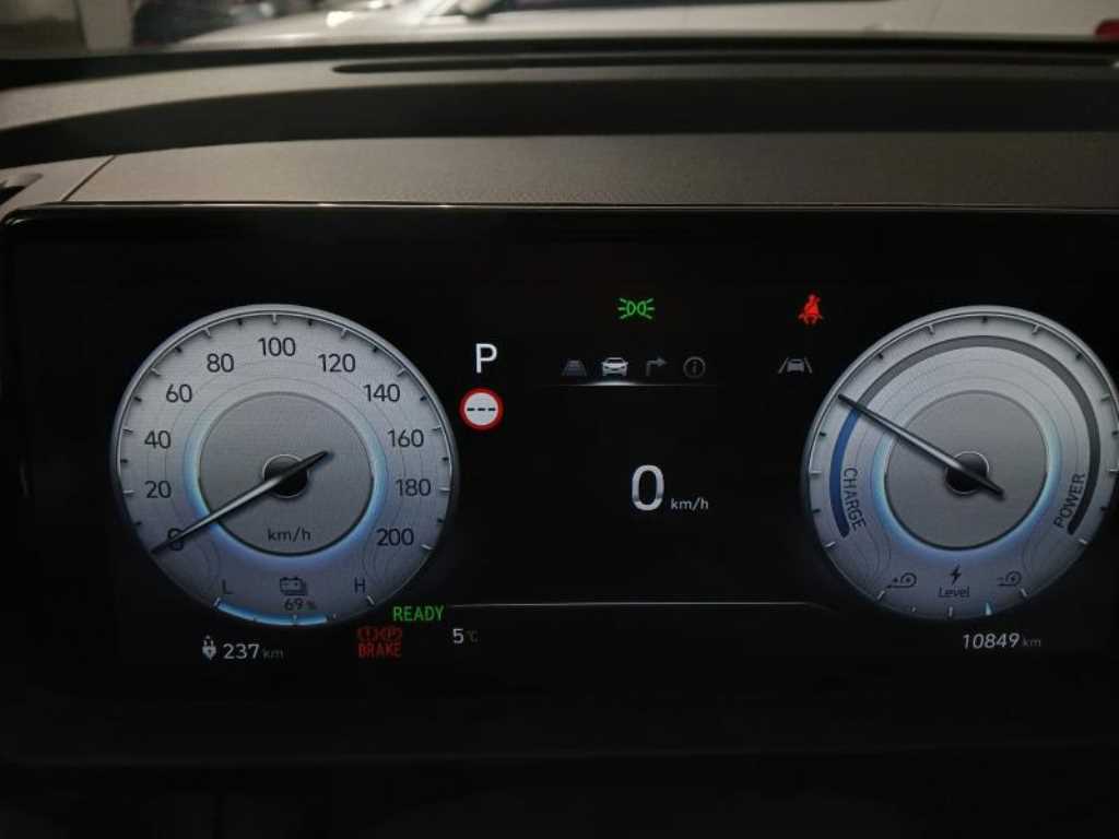 HYUNDAI Casper - Vista 9