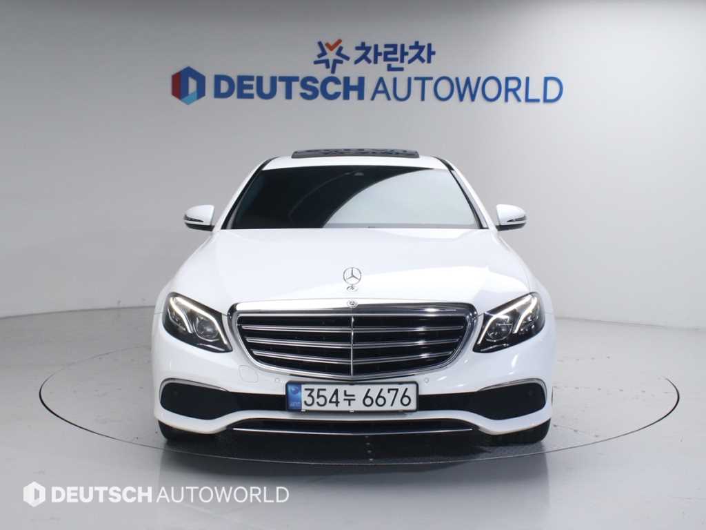 Mercedes Benz E class - Vista 3