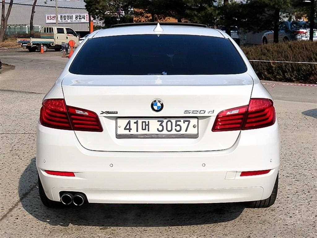 BMW 5 Series - Vista 4