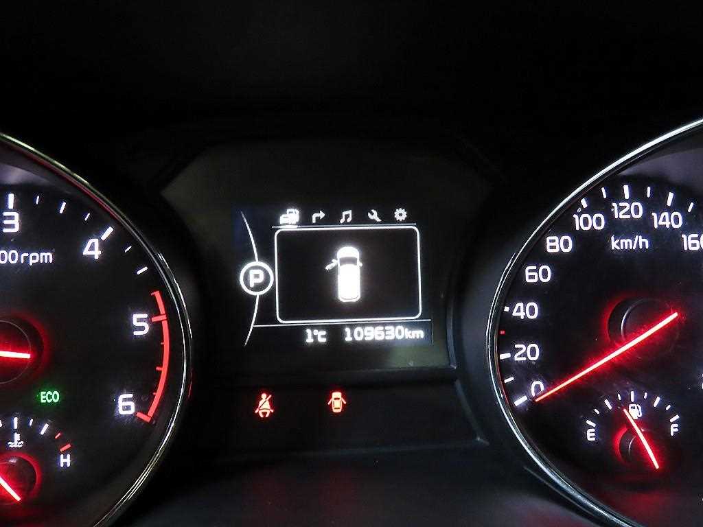 KIA Carnival - Vista 10