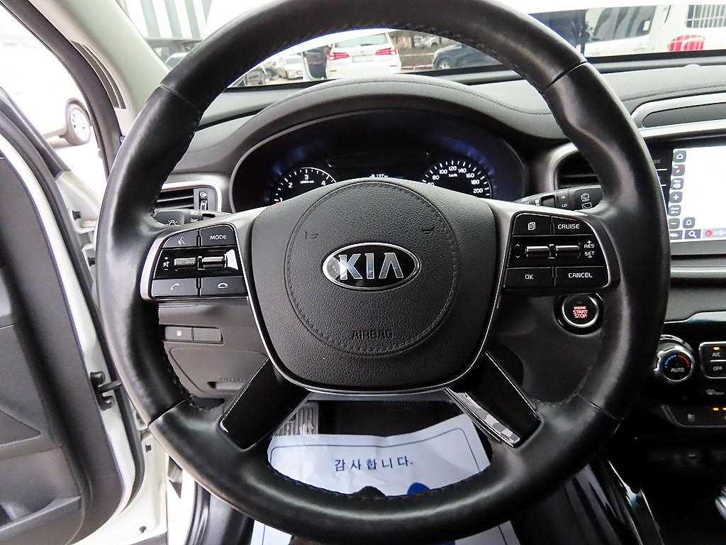 KIA Sorento - Vista 8