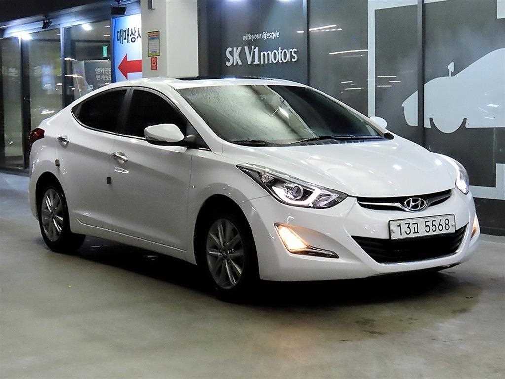 HYUNDAI Avante - Vista 2