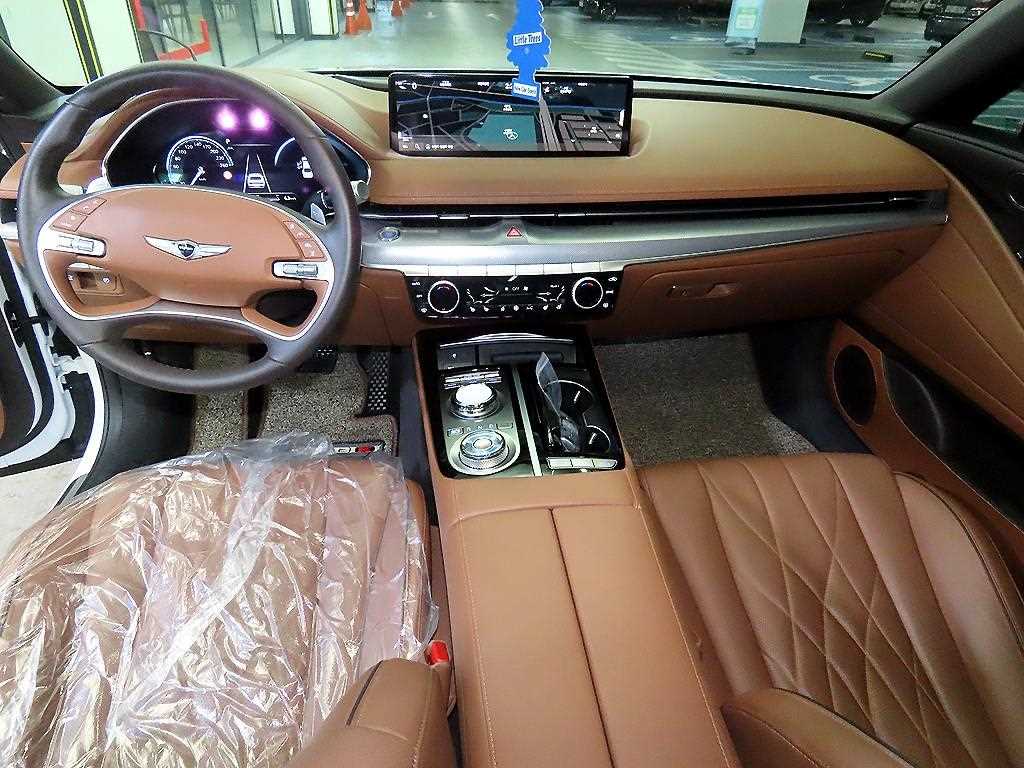 Genesis G80 - Vista 10