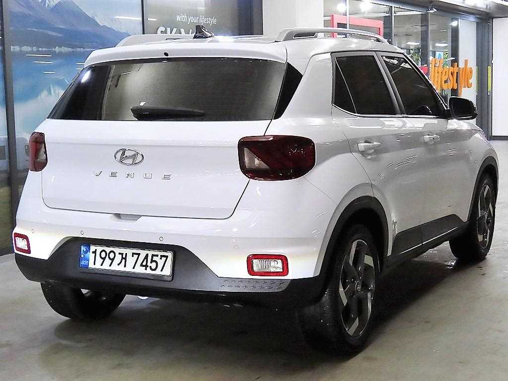 HYUNDAI Venue - Vista 4