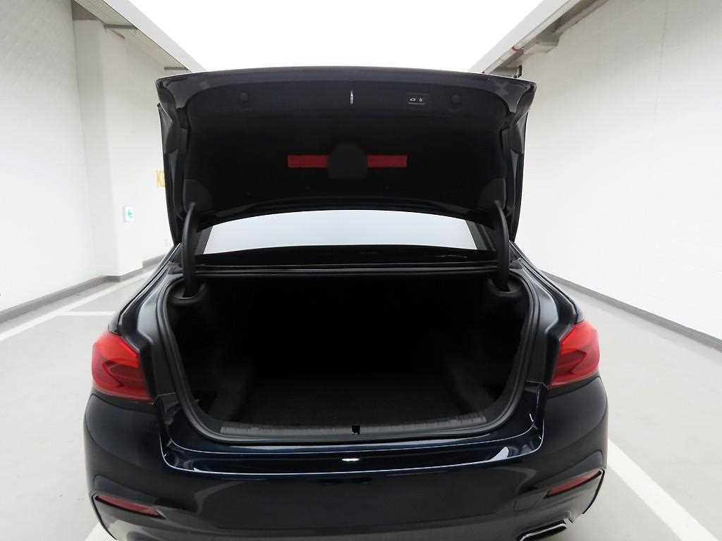 BMW 5 Series 2018 Negro - Importación desde Corea - HF Imports Iquique - Foto 16