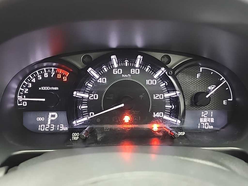 Suzuki Hustler - Vista 6