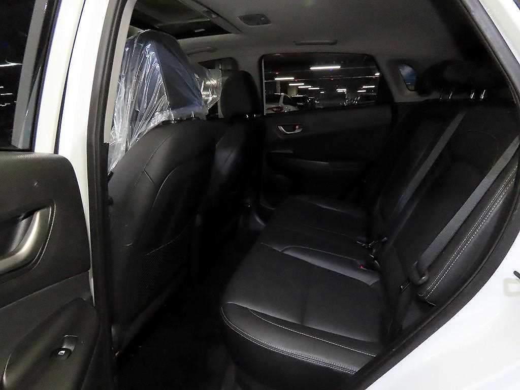 HYUNDAI Kona - Vista 7