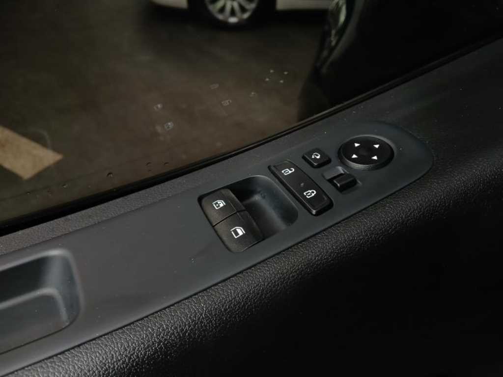 HYUNDAI Staria - Vista 10