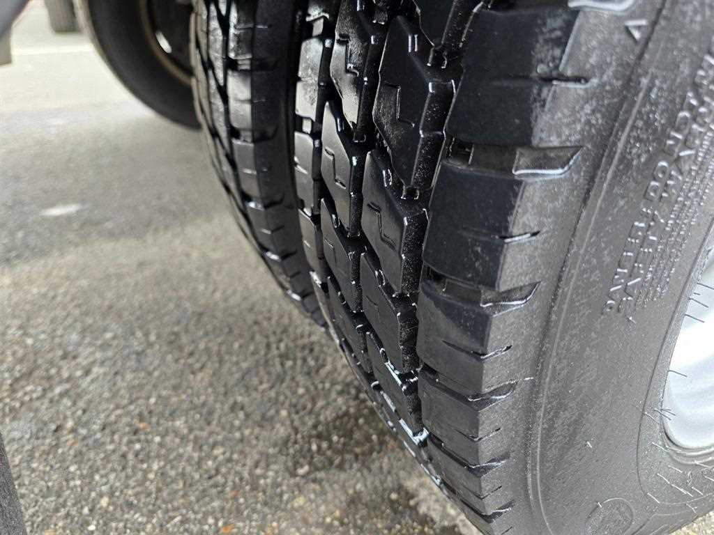 medium and large cargo truck 2012 Blanco - Importación desde Corea - HF Imports Iquique - Foto 17