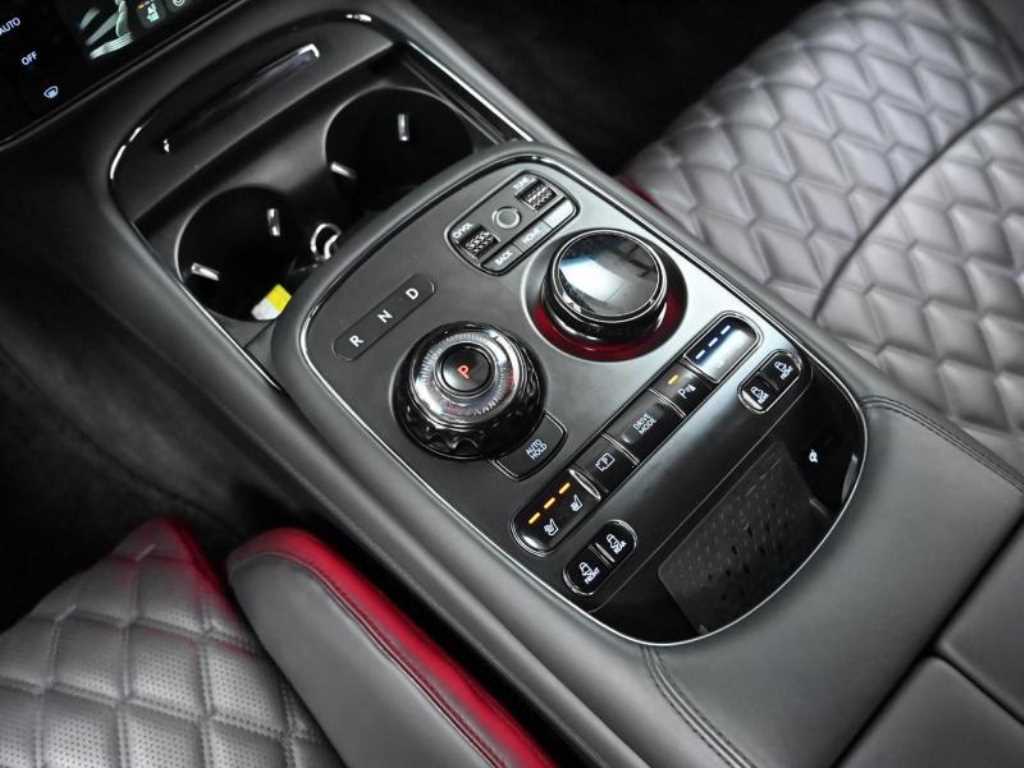 Genesis G90 - Vista 9