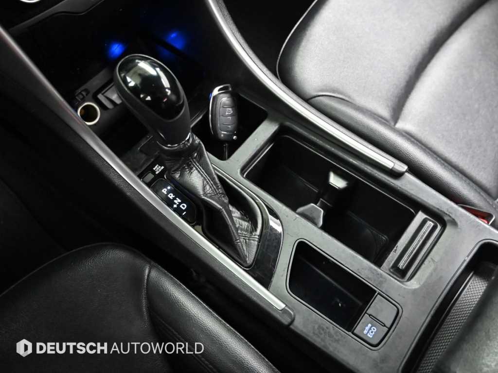 HYUNDAI Sonata - Vista 9