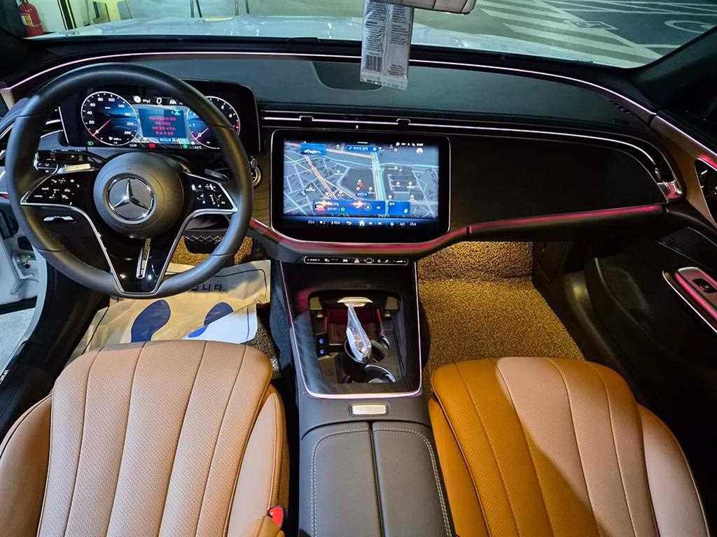 Mercedes Benz E class - Vista 10