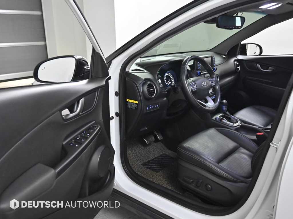 HYUNDAI Kona - Vista 11