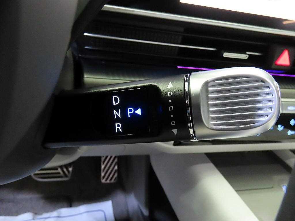 HYUNDAI Ioniq 6 - Vista 12