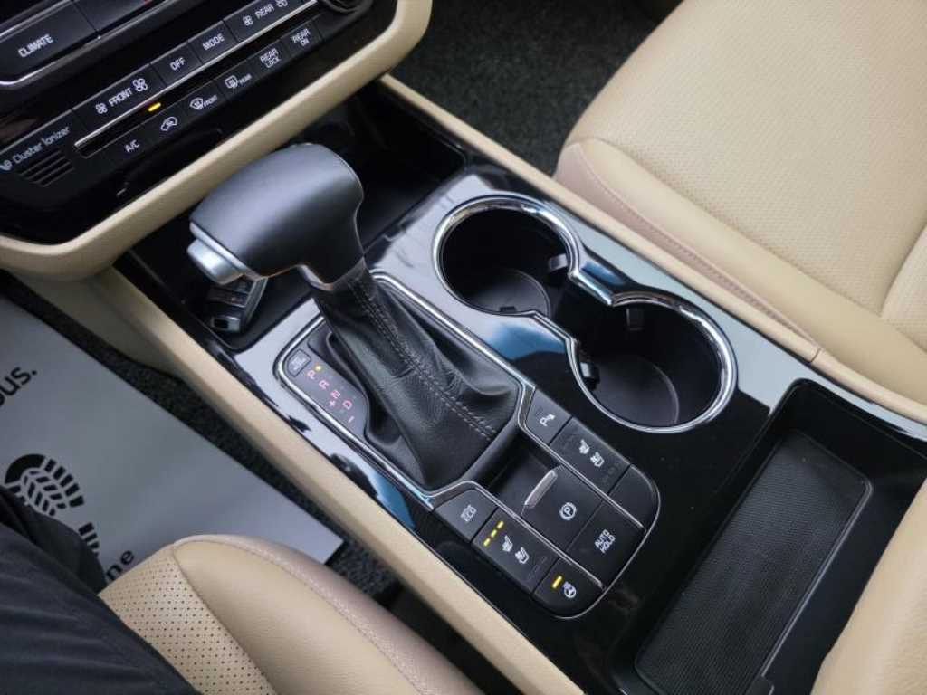 KIA Carnival - Vista 9