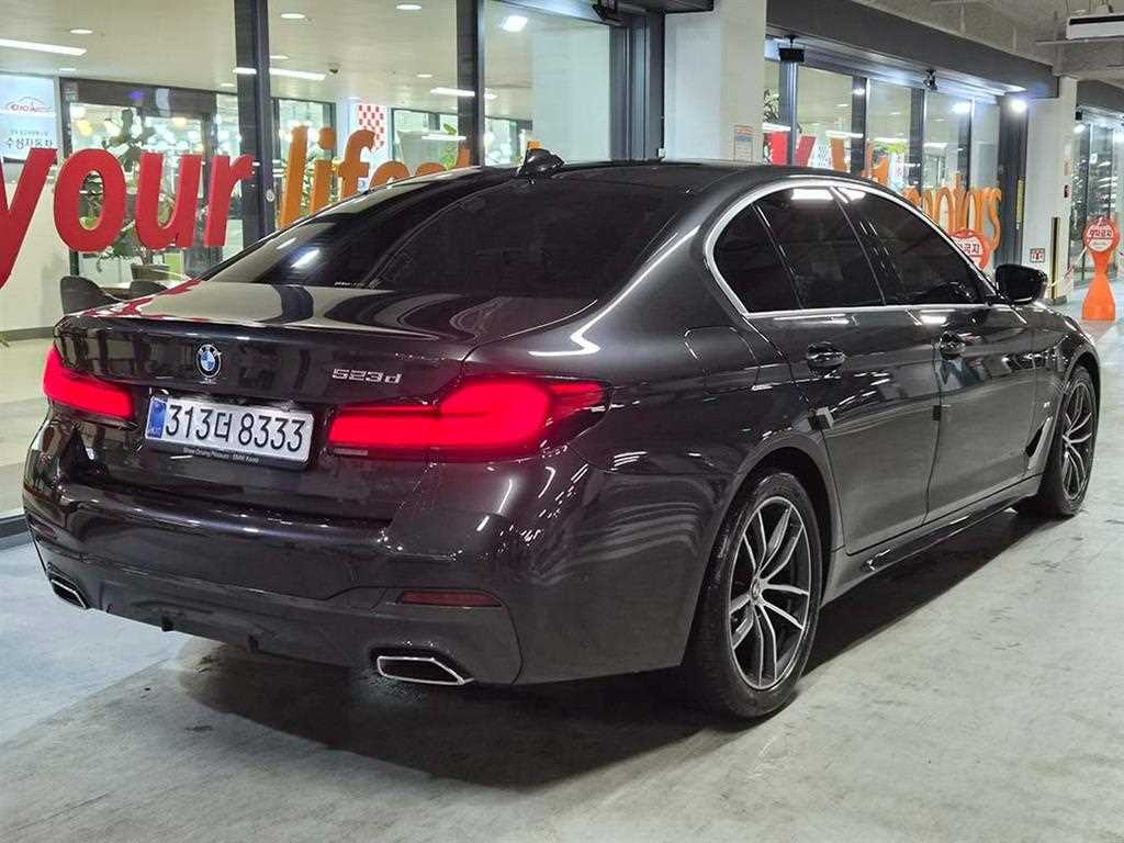 BMW 5 Series - Vista 4