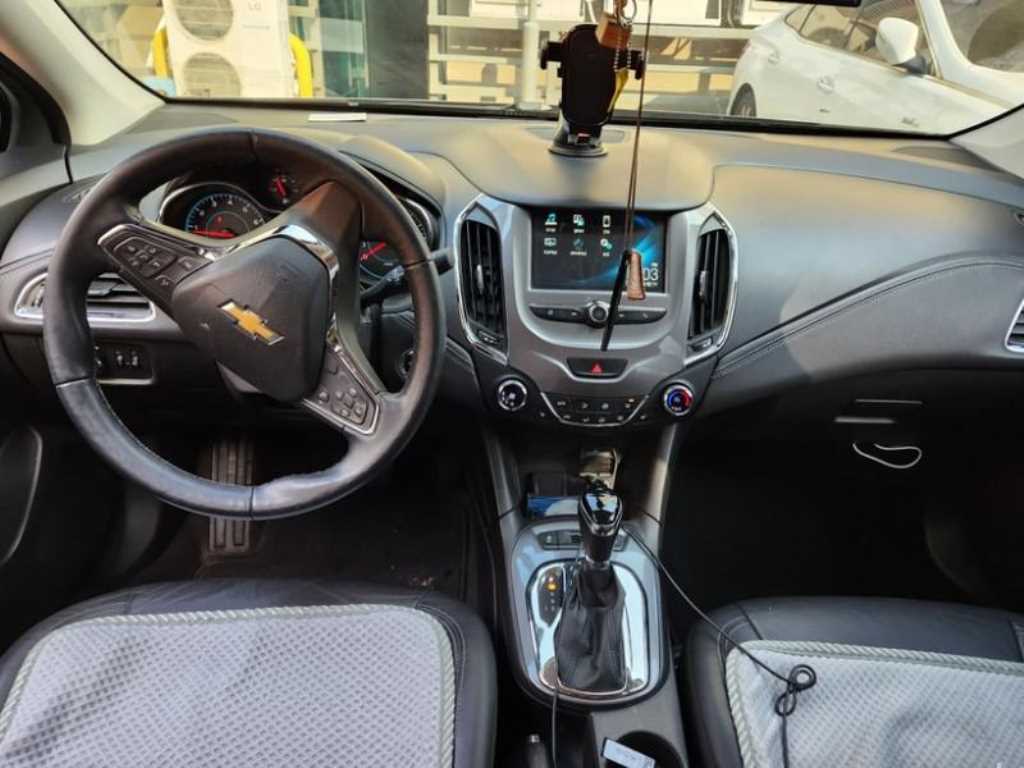 Chevrolet Cruise - Vista 5