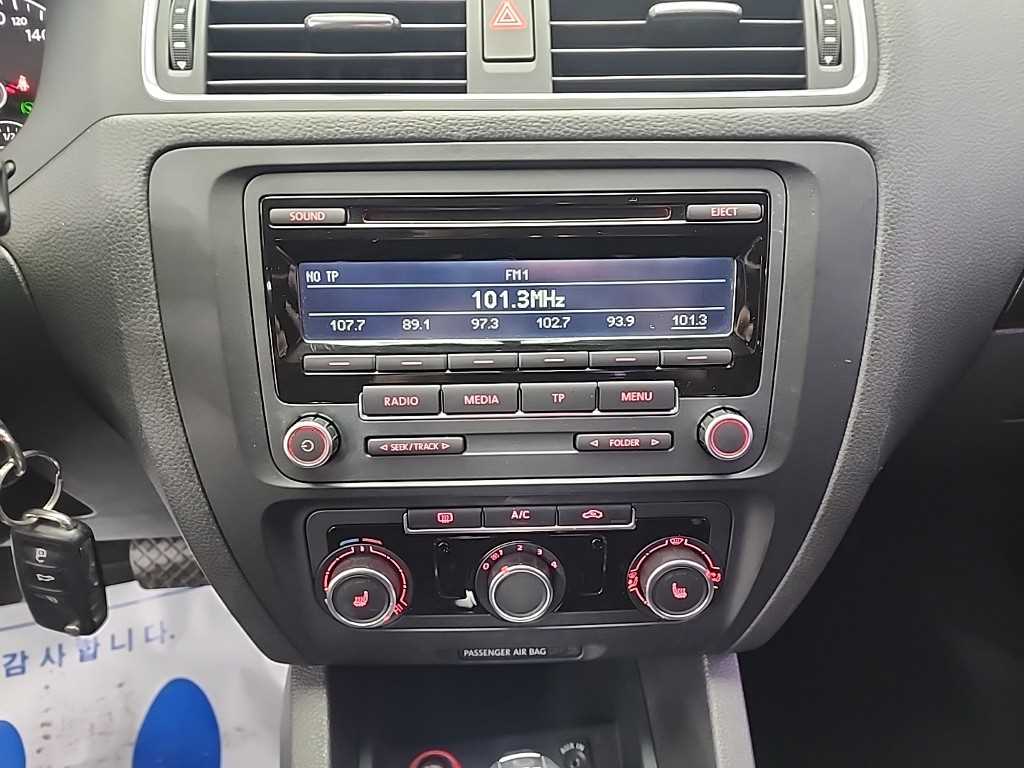 Volkswagen Jetta - Vista 10