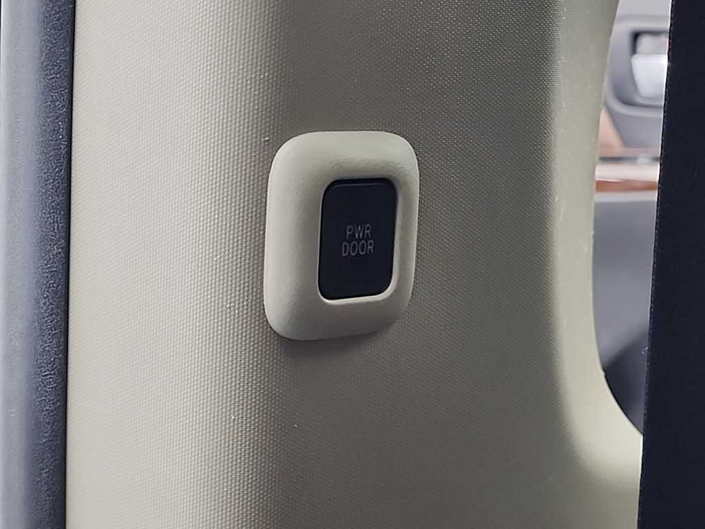 Toyota Siena 2018 Plateado - Importación desde Corea - HF Imports Iquique - Foto 14