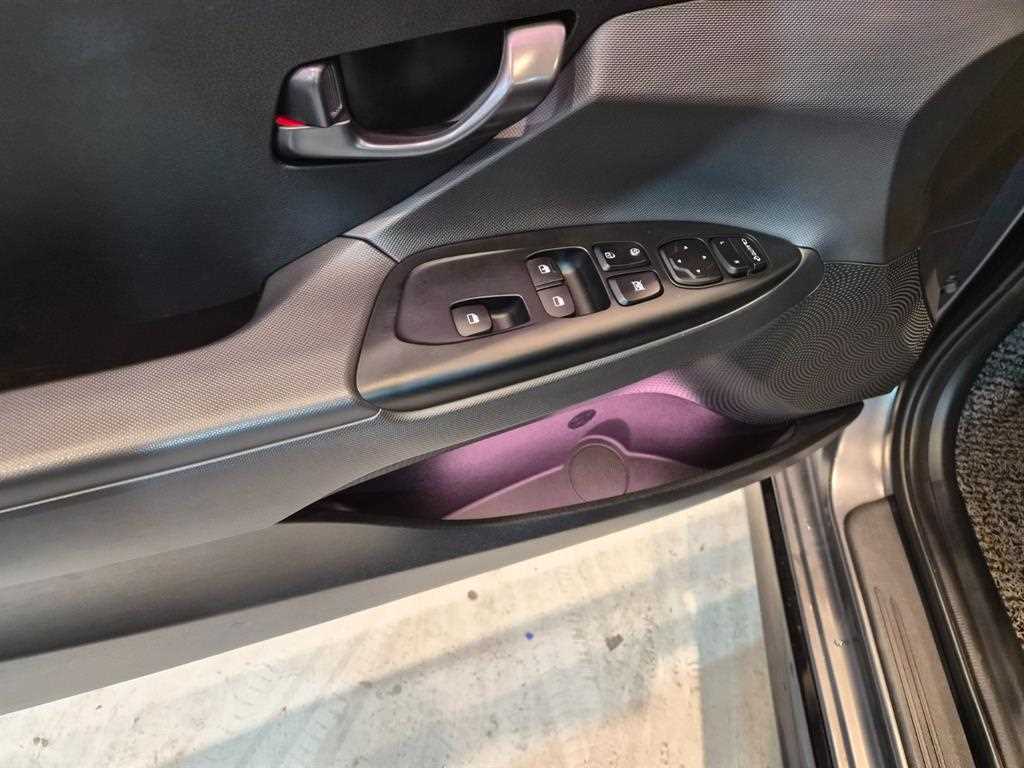 HYUNDAI Veloster - Vista 11