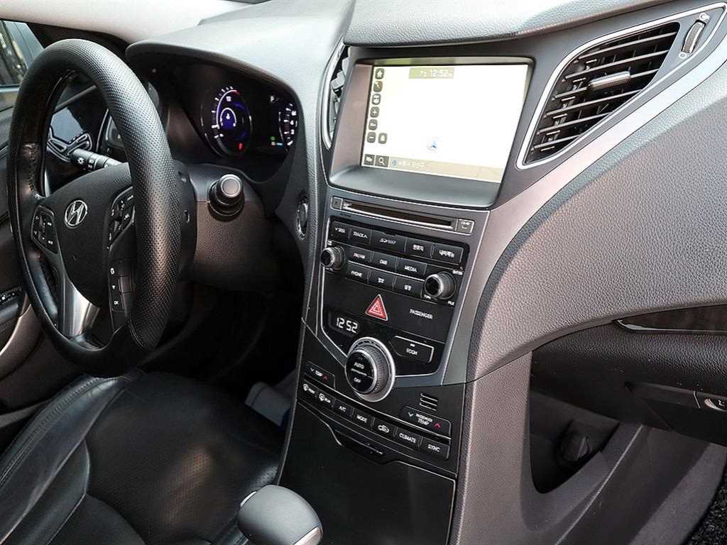 HYUNDAI Grandeur - Vista 11