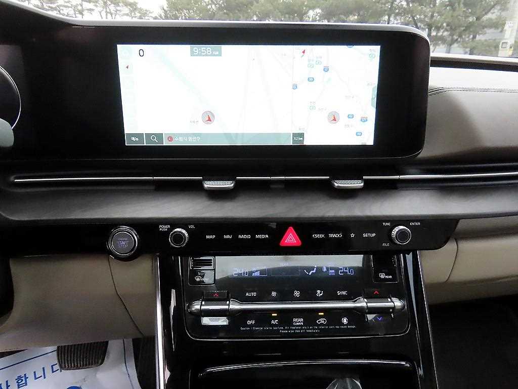 KIA Carnival - Vista 11