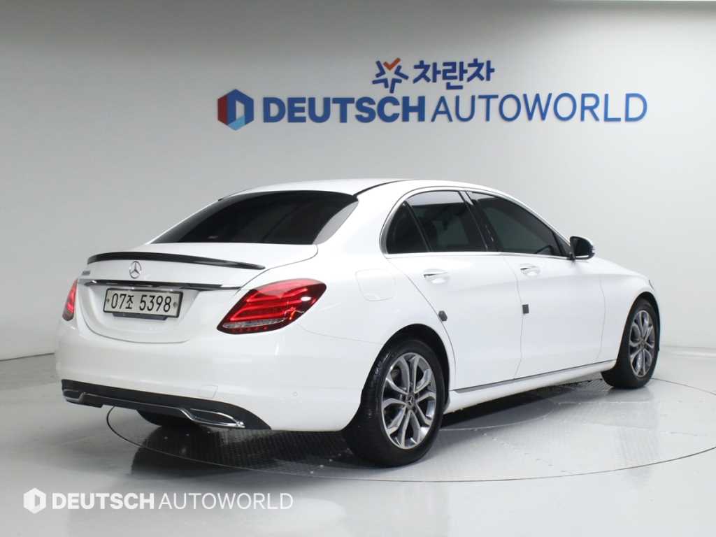 Mercedes Benz C Class - Vista 2