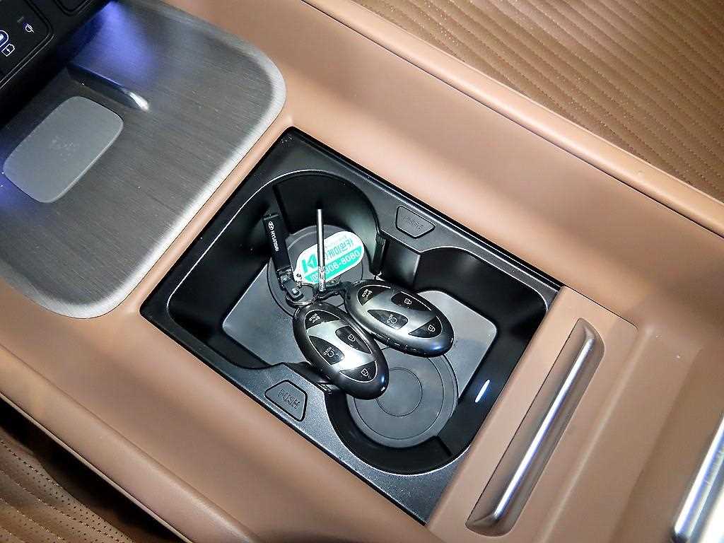 HYUNDAI Grandeur - Vista 12