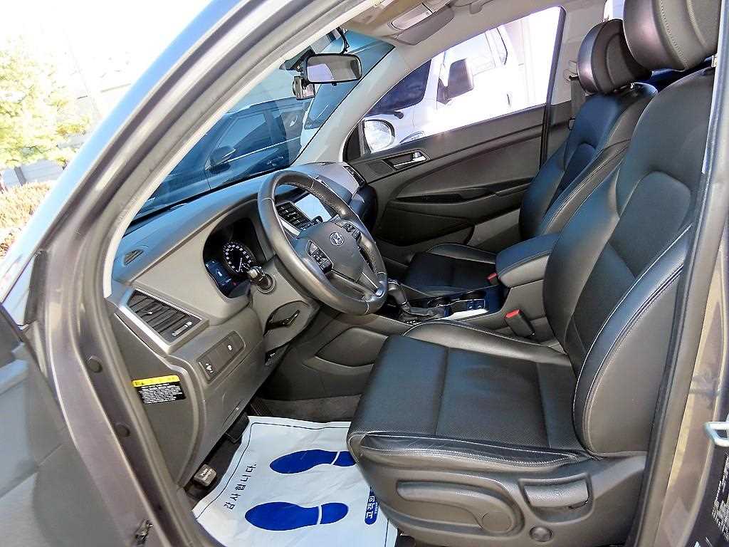 HYUNDAI Tucson - Vista 5