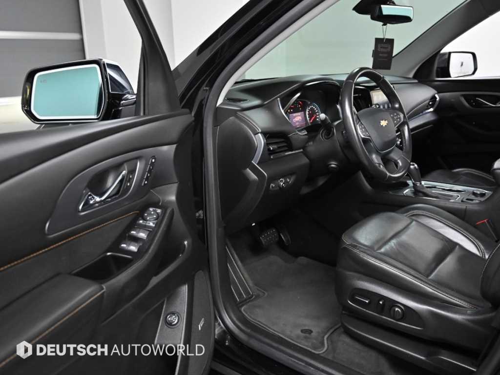 Chevrolet Travers - Vista 11