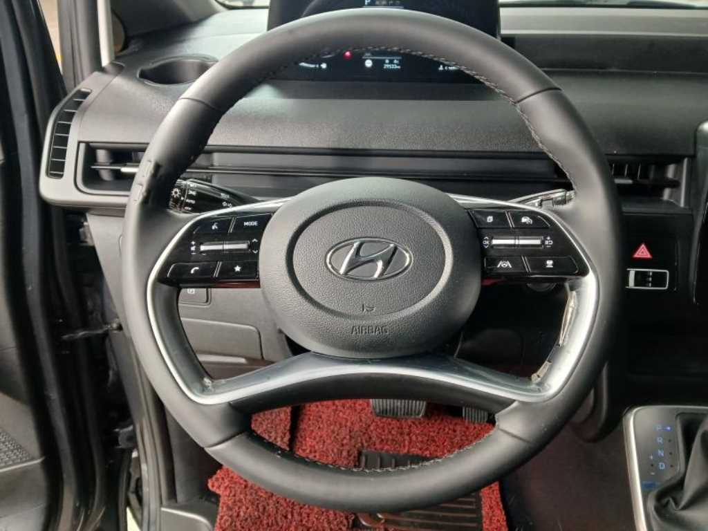 HYUNDAI Staria - Vista 8