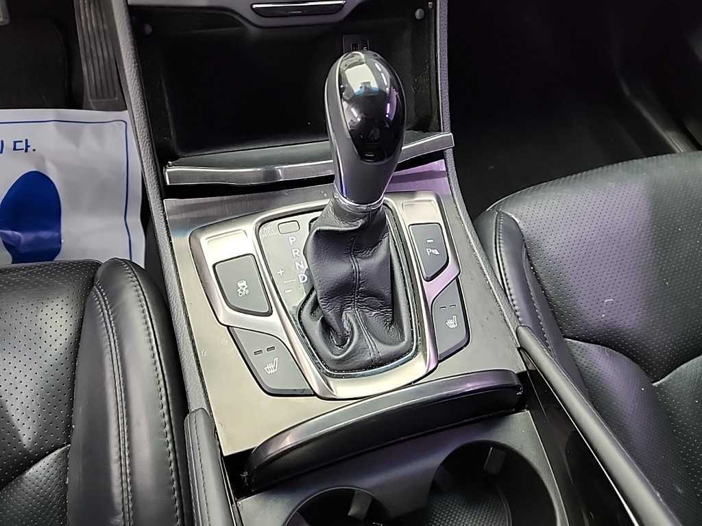 HYUNDAI Grandeur - Vista 8