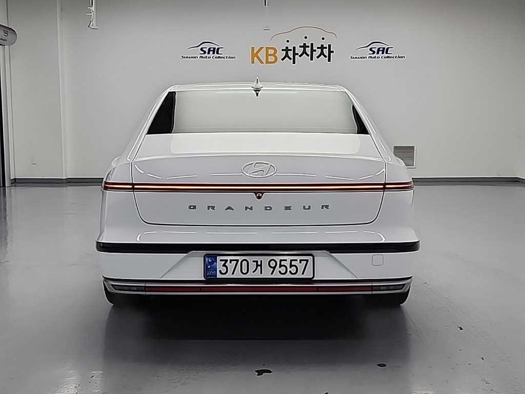 HYUNDAI Grandeur - Vista 3