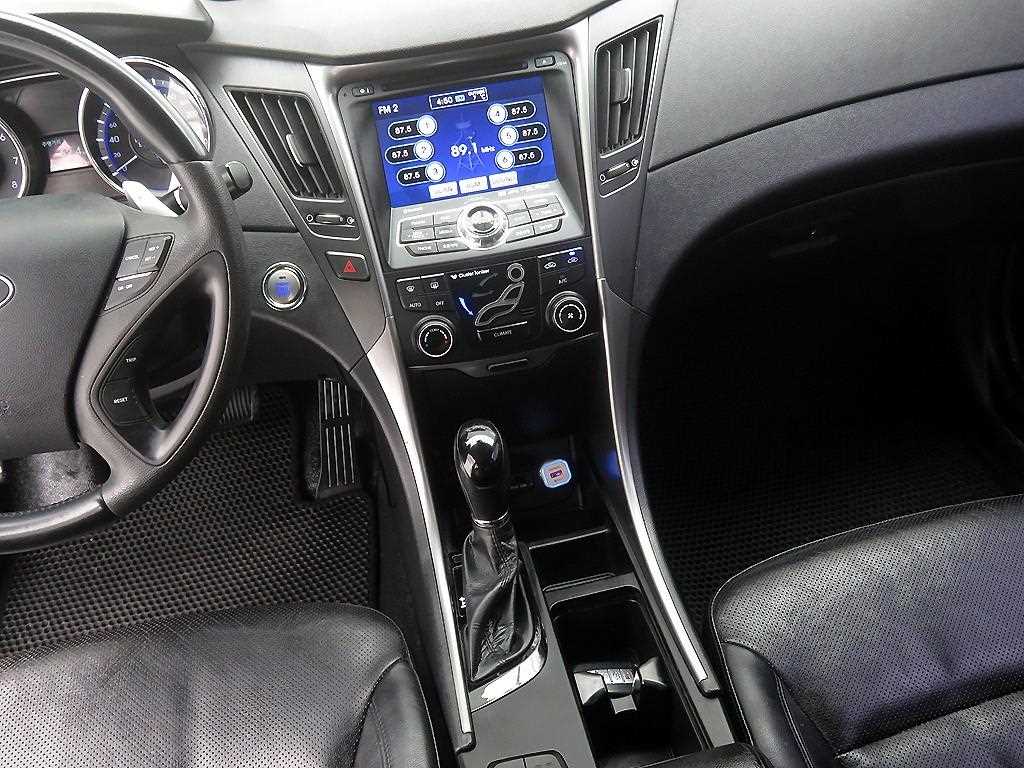 HYUNDAI Sonata - Vista 10