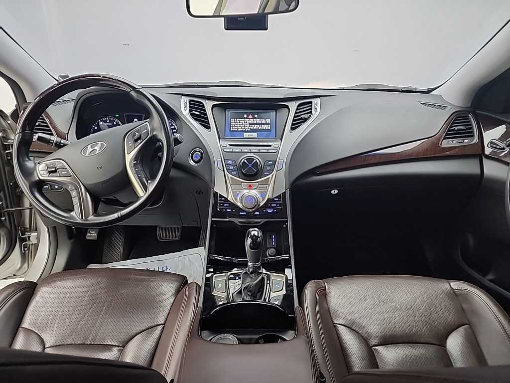 HYUNDAI Grandeur - Vista 7