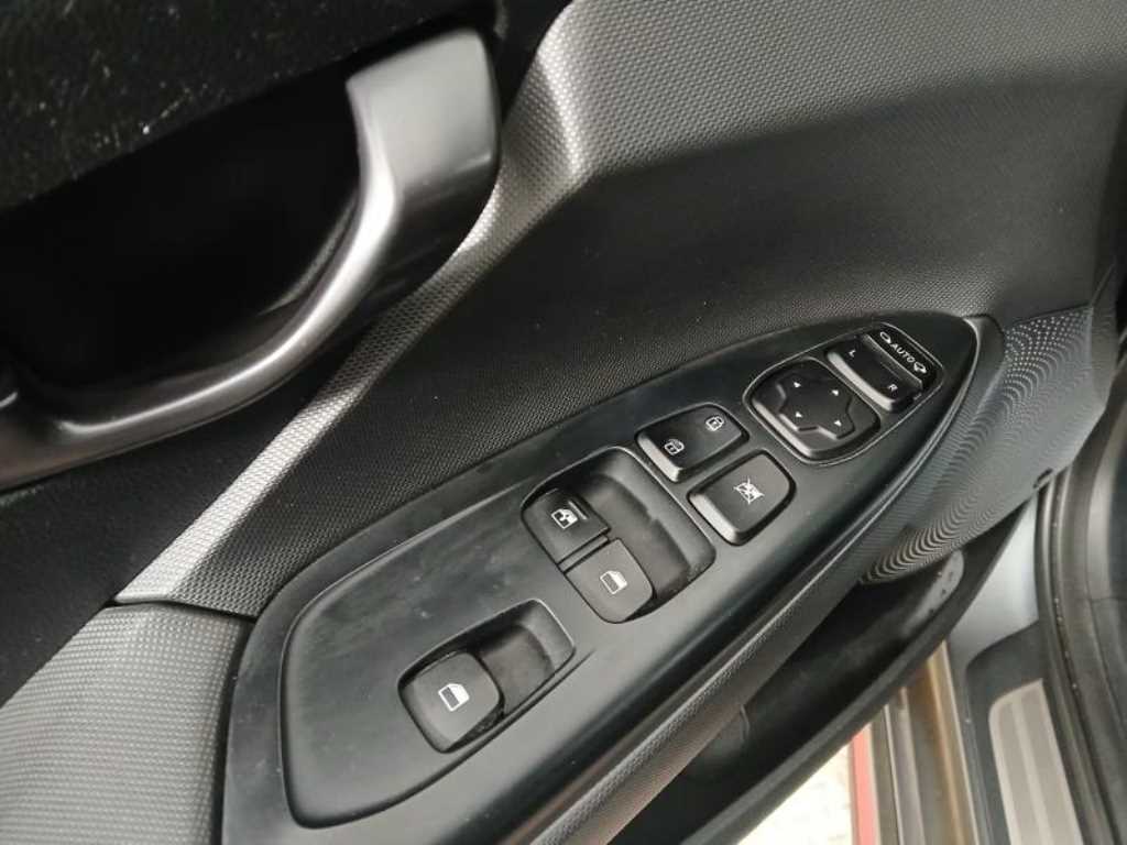 HYUNDAI Veloster - Vista 10