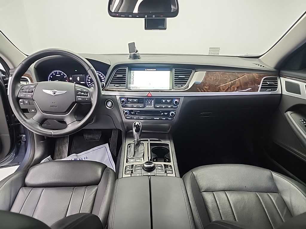 HYUNDAI Genesis - Vista 7