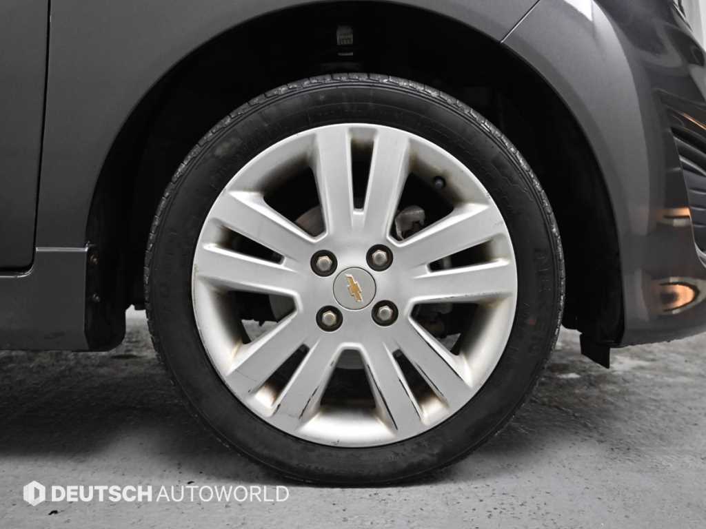 Chevrolet Spark - Vista 5