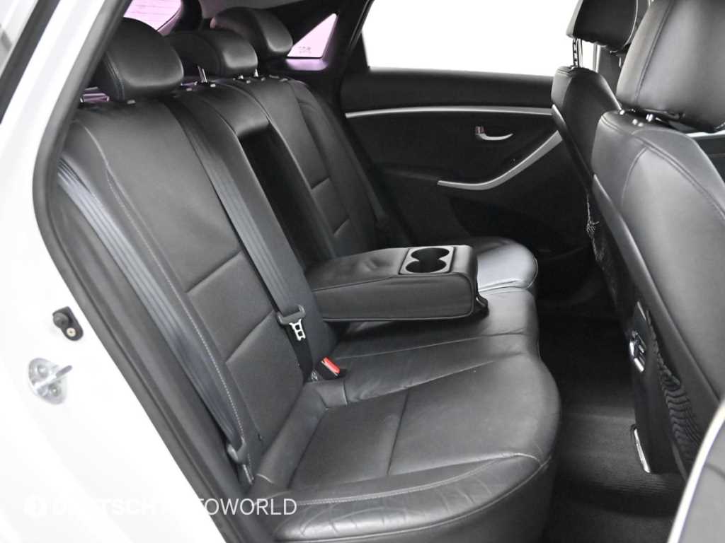 HYUNDAI i30 - Vista 12