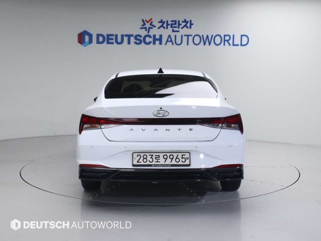 HYUNDAI Avante - Vista 4