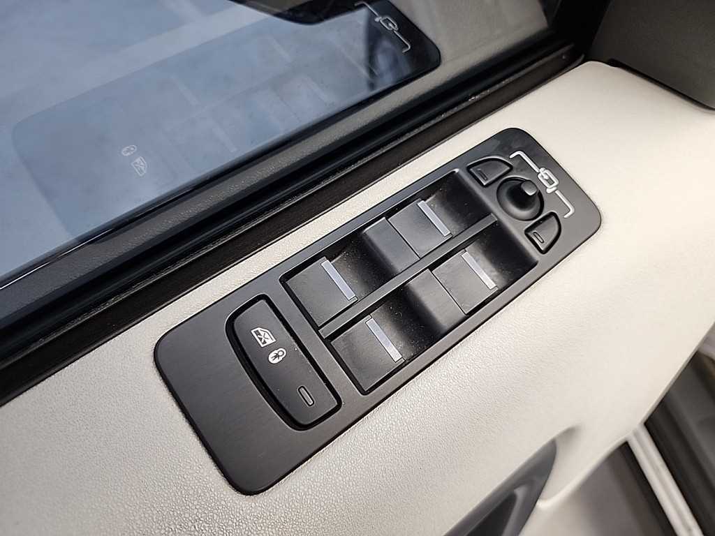 Land Rover Discovery Sports 2018 Negro - Importación desde Corea - HF Imports Iquique - Foto 19