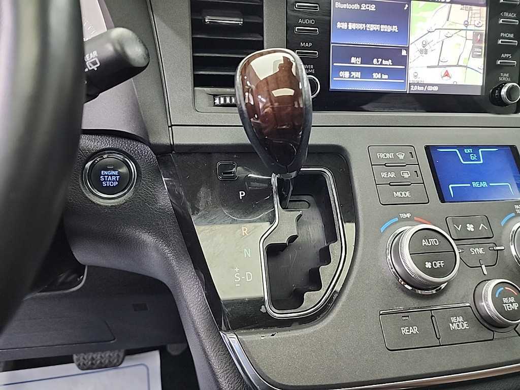 Toyota Siena - Vista 8