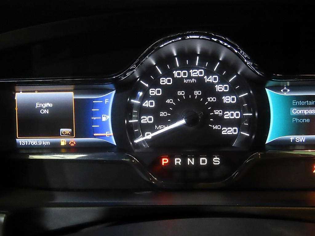 Lincoln MKS - Vista 9