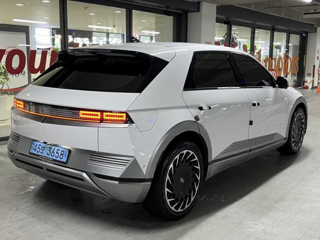 HYUNDAI Ioniq 5 - Vista 4