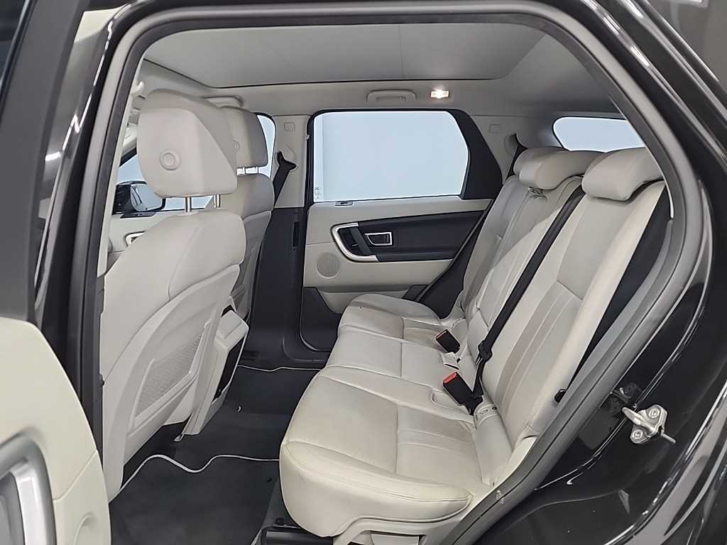 Land Rover Discovery Sports - Vista 12